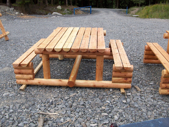 Picnic Bench 4 - casute lemn rotund