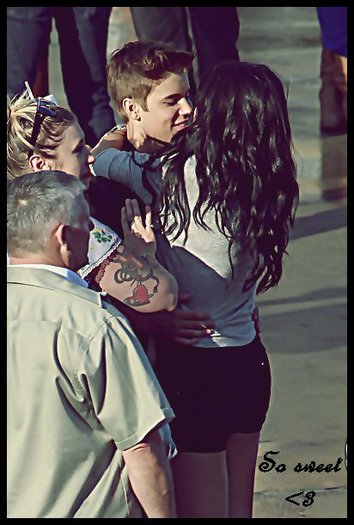 F: Mi-ai spus k ma iubesti?? ;;) A: Eh...