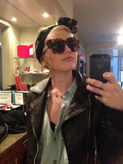 a_url6jcqaavu_b-jpg-large