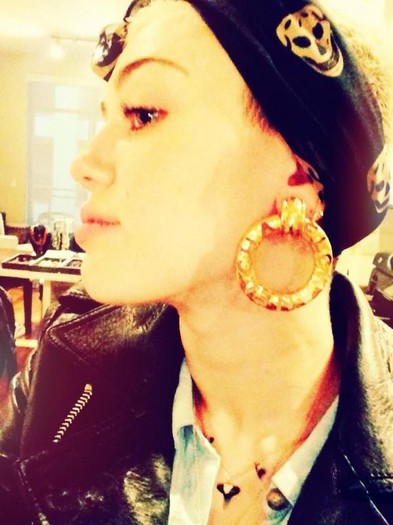 a_uxb-kceaahpuc-jpg-large