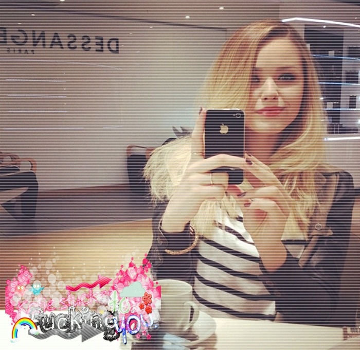 ; =)))) awww :( . ce frumos . I FEEL MUCH BETTĂ =)) ;3