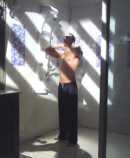 528792_279757352101822_130388720372020_614210_532668820_n - Karan Singh Grover