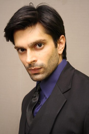 61186_476237939064974_1279231090_n - Karan Singh Grover
