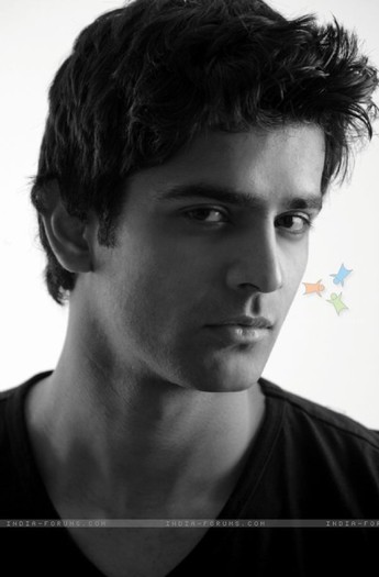 barun-sobti-barun-sobti-28932615-600-913 - Barun Sobti