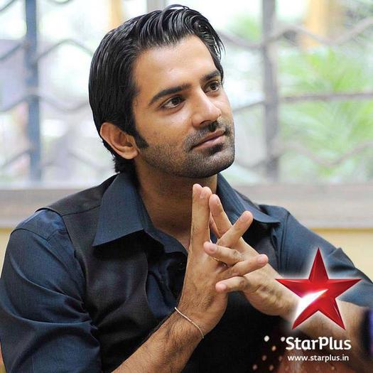 557368_433952959981707_980723063_n - Barun Sobti