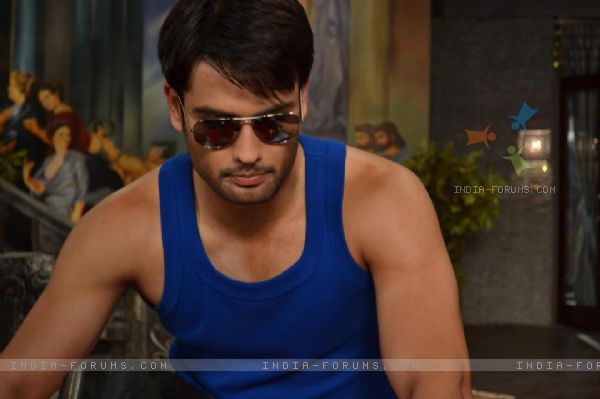 231805-vivian-dsena