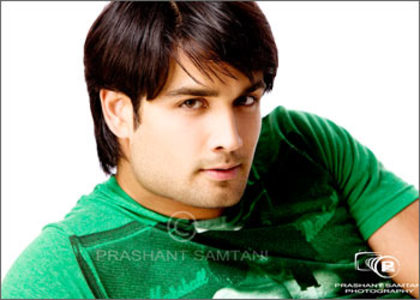 Vivian-Dsena-vivian-dsena-24519347-350-250