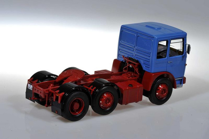 Neo Scale Models truck M.A.N. 16304 F7 1968 blue/red scale 1:43 - XXX machete scara  1 43
