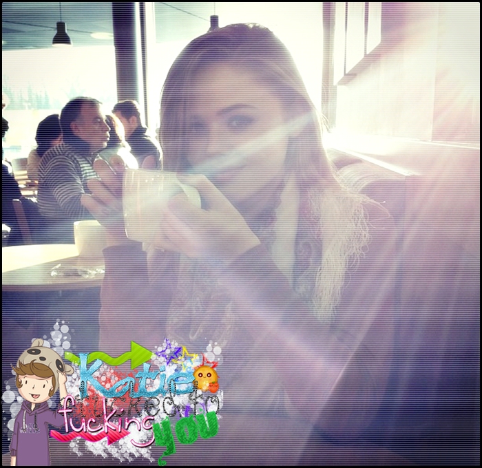 ; ăh da -.- sigur ești pau , modesta pau =; # păuuuulica;-s . mică mică ;3 - sare pă păsărică -