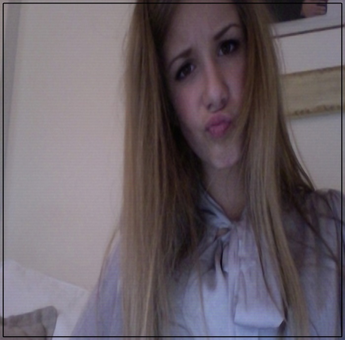 ; sânt minora x_x , am şaişpe anii . tu ai :-?? nu ştiu :))))) #ălaaa .ăllaaa