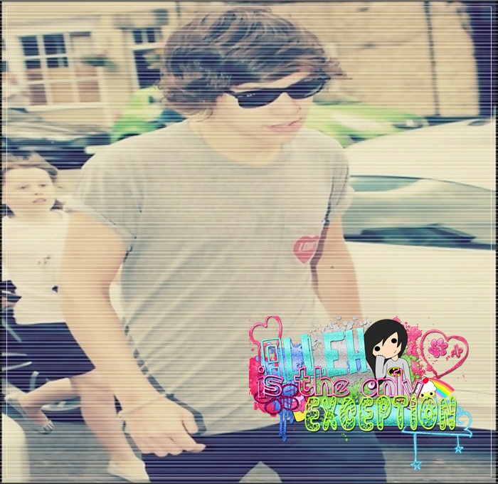 ⇒ ; DOAMNE. # se-nchină cu stânga ;
