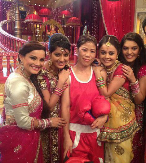 318630_263717940422841_1983438191_n