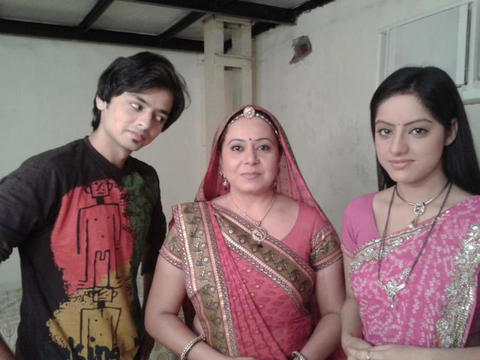 423363_263718650422770_1486597824_n