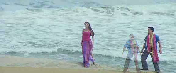 vlcsnap-00326 - Guzarish