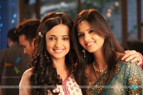 183549-daljeet-with-sanaya-on-set