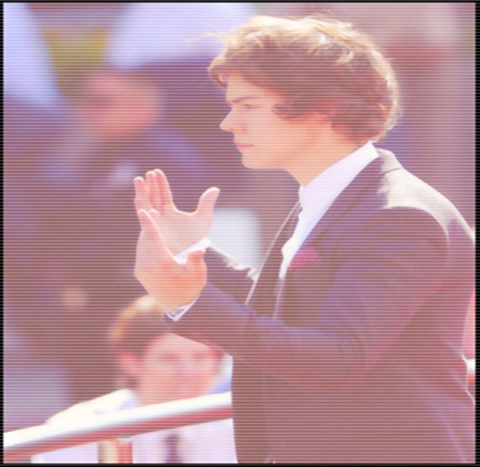 ⇒ ; ;-?. i know u were a trouble when u walked in . . eşti AŞA STRÂMBĂ, swift ;<.