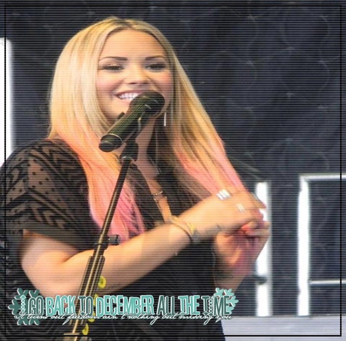 ; __ ∞ ;♥. .; VAAI, mersâ, brushing. . da´n-ai şi TU TREABĂ ;;) ?