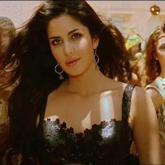 376833_415991455109435_4473643_n - 0 Katrina Kaif