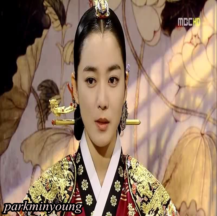 ► Staim eu ! Nu  va renunta prea usor la tron ..!