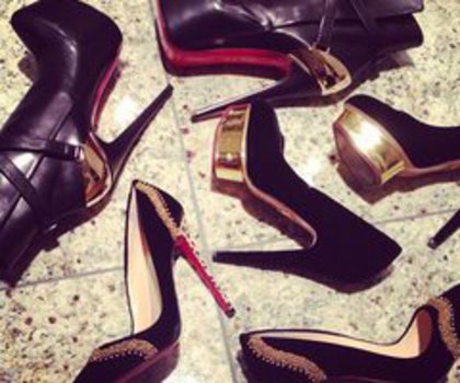 75359_3583110196762_210499674_n_thumb