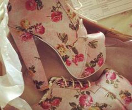 320971_10151342175621676_1249204173_n_thumb