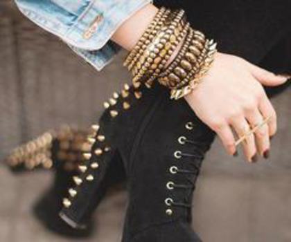 389759_452248258171566_1714871047_n_thumb