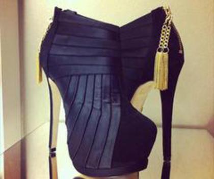 64067_430941983641329_112880205_n_thumb