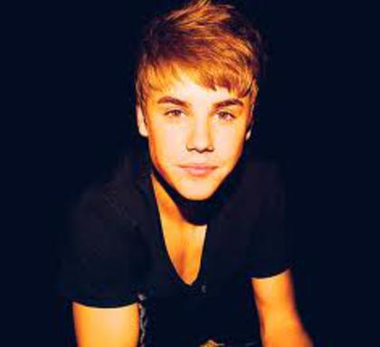 Stai...tu te casatoresti_?Si eu de ce nu stiu?