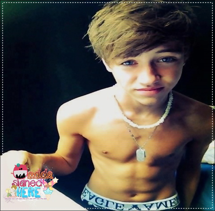 » ; uhm . :3 marș :o3 ++ mi-a venit o idee de nou fan fic . :> #mentoakanevastă