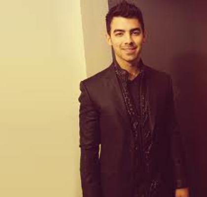 E una....mamăă mamăăă .Porspăătură.Dar nu săă lasăă prea uşor