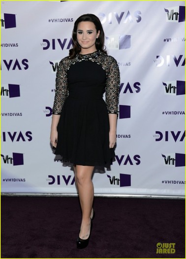 demi-lovato-&-jordin-sparks-vh1-divas-15