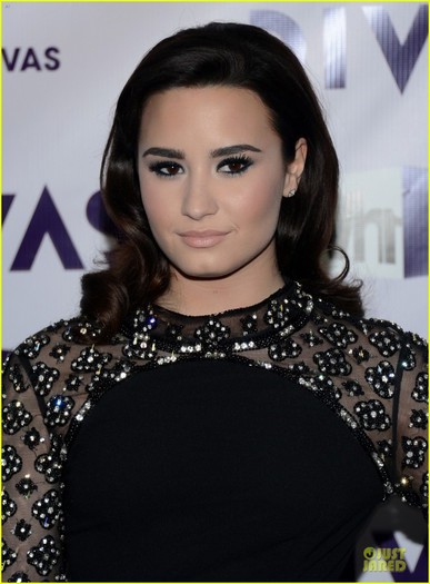 demi-lovato-&-jordin-sparks-vh1-divas-17