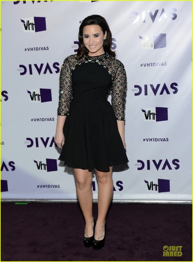 demi-lovato-&-jordin-sparks-vh1-divas-18