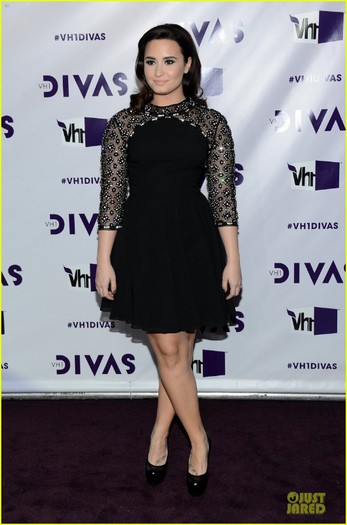 demi-lovato-&-jordin-sparks-vh1-divas-33