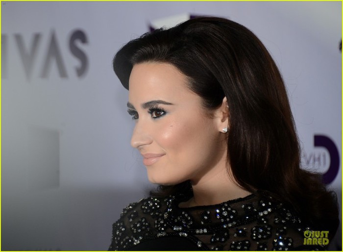 demi-lovato-&-jordin-sparks-vh1-divas-35