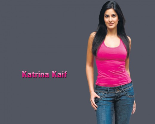 Mordern-and-Stylish-Bollywood-Actress-Katrina-Kaif-Smart-Look-520x416