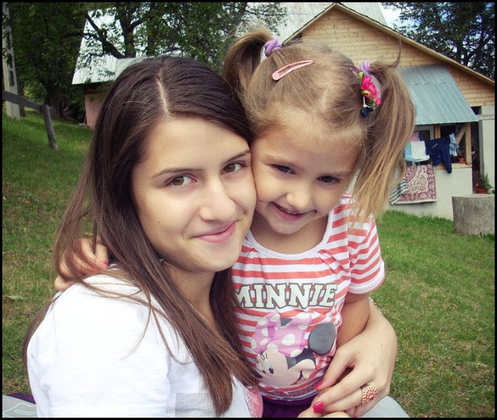 ; tu clar ai tras ceva pe nas. ;|.