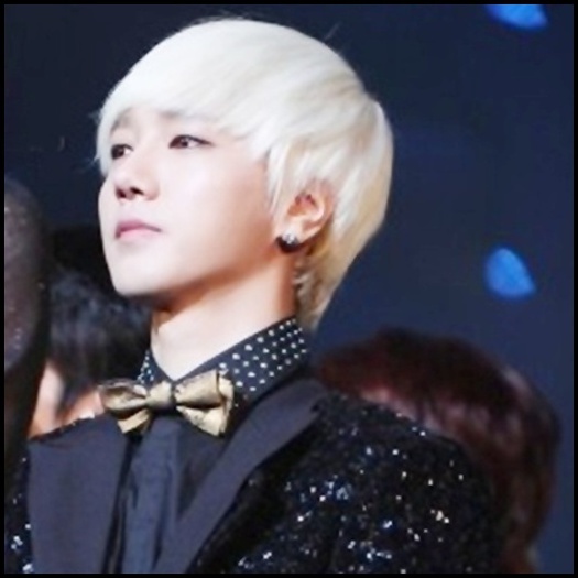 - |intra in casa |...Sigur am ajuns unde trebuia? :|..| se uita in jur |