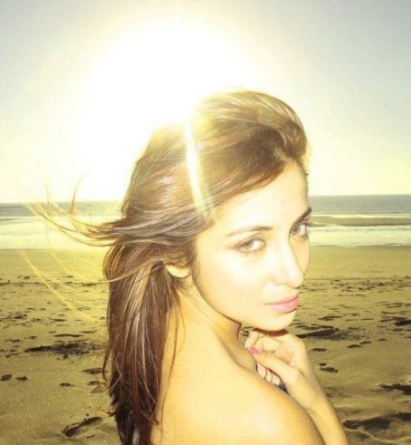 6hduh2ct5c8vdhh8 - Madhura Naik