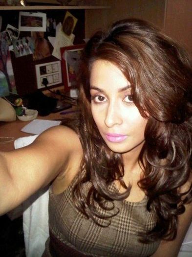 2zpgyrwgxmnvrygz - Madhura Naik