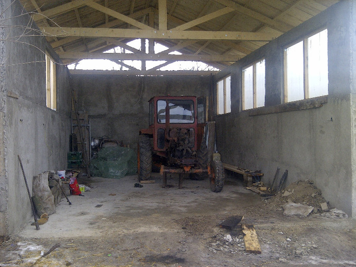 IMG-20130106-00121 - atelier reparatii in constructie