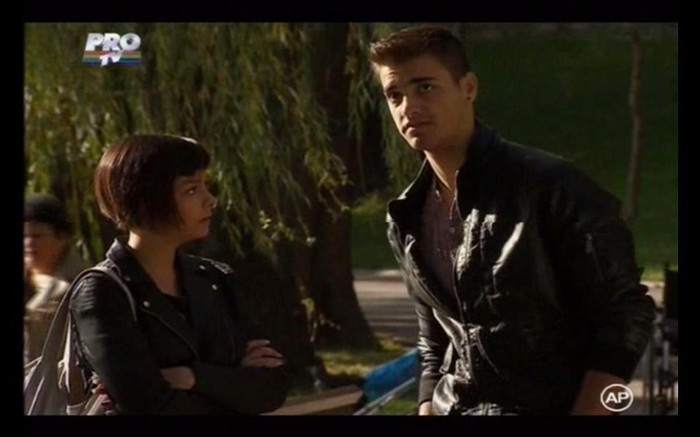 530936_464988510209294_27922257_n