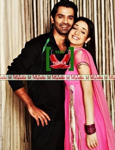 84392828_FLOOIWV - Sanaya Irani and Barun Sobti