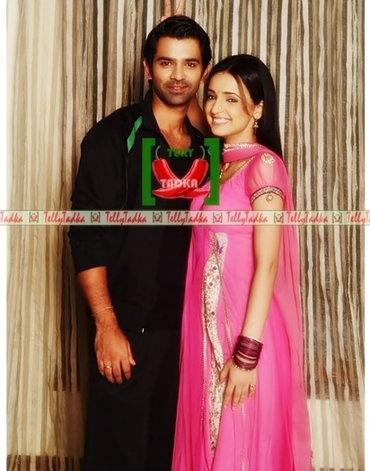 84392829_NGDIWQC3 - Sanaya Irani and Barun Sobti