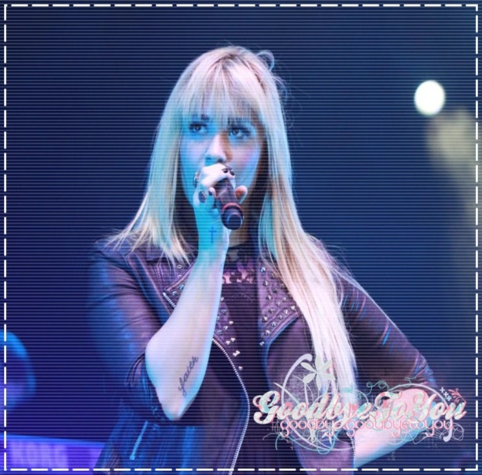 ; __ ∞ ;♥. .; un bine ;-?. simplu ;;). ciudă?. # se joacă-n părul lui ; - huh - liam owns HIS private room