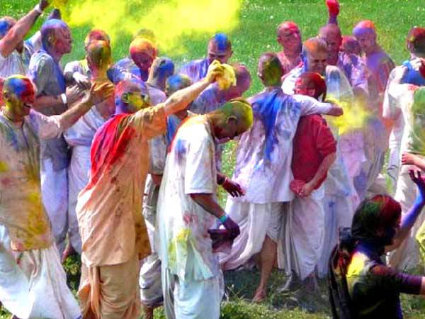 Festivalul-culorilor - Holi- Festivalul Culorilor- India