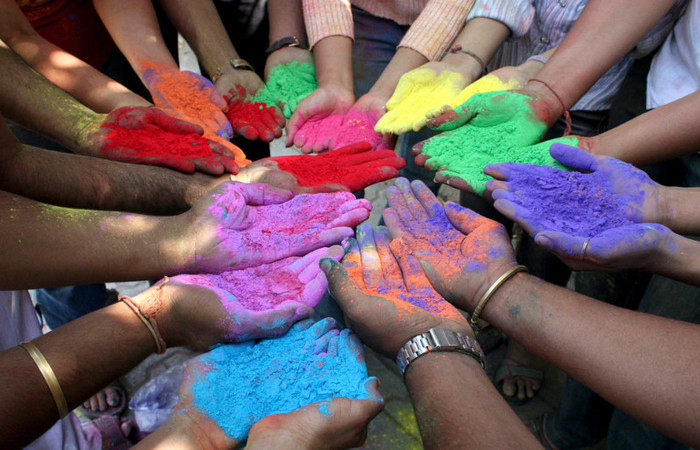 reuters - Holi- Festivalul Culorilor- India