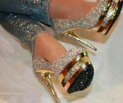 543160_513517745347088_1854400570_n_thumb