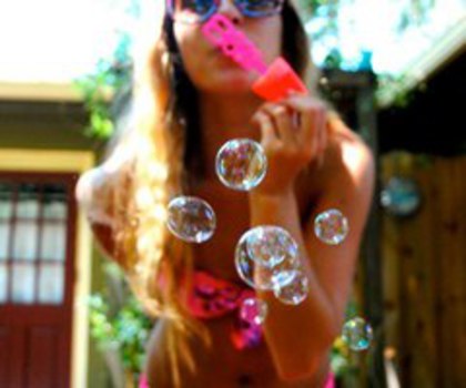 37097_318104744960004_271008572_n_thumb - xo_Fete_xo