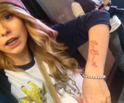 BAIuujdCYAAjdc3_thumb.jpg_large